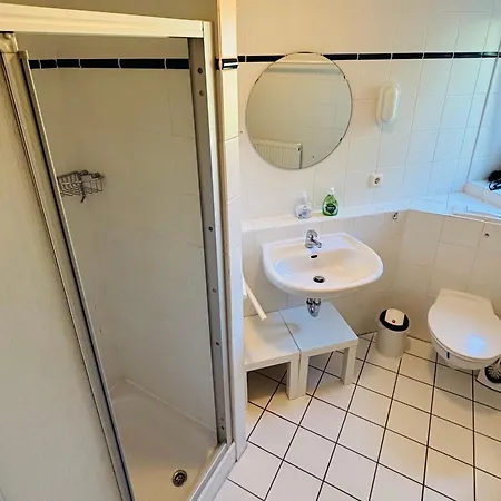 Rosenhus 4 *